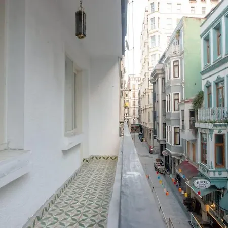 Apartamento Sophisticated Flat In The Heart Of Taksim! Istambul