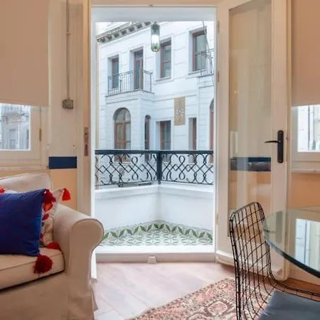 Sophisticated Flat In The Heart Of Taksim! *